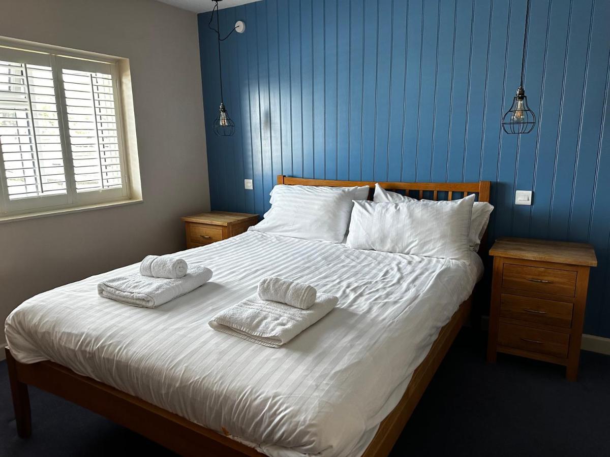 The Castle Hotel Aberaeron Exterior photo